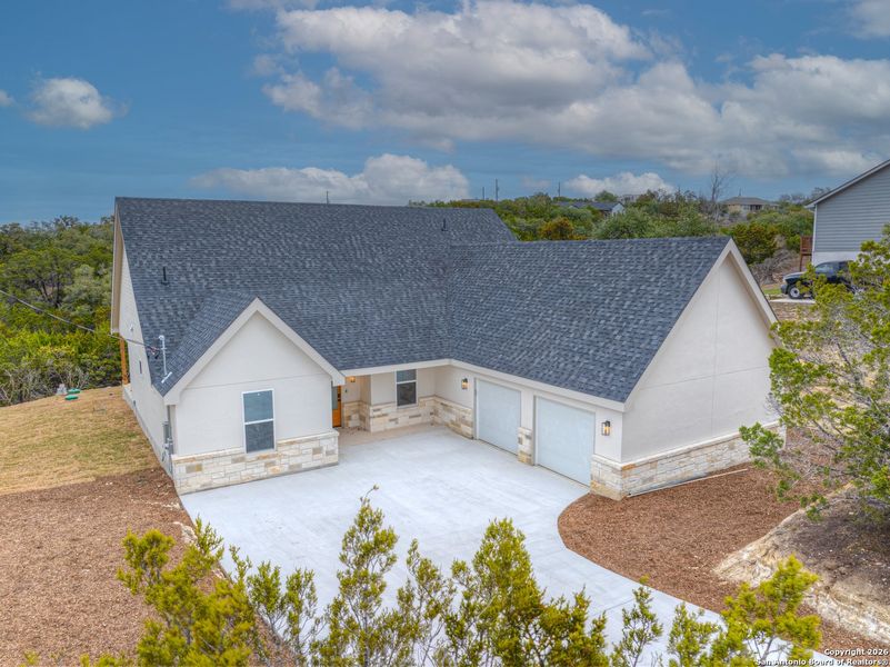 Exterior details and patio area of a home in , Canyon Lake (Image 27).