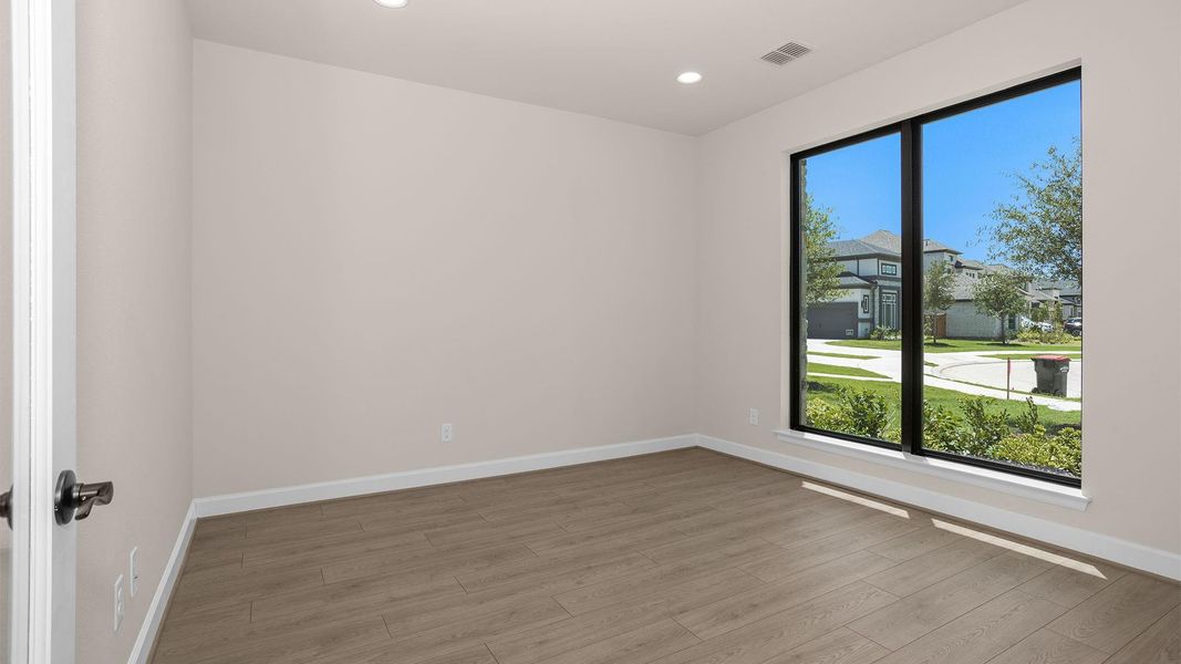 Spacious, unfurnished interior of a new home in Elyson, Katy (Image 5).