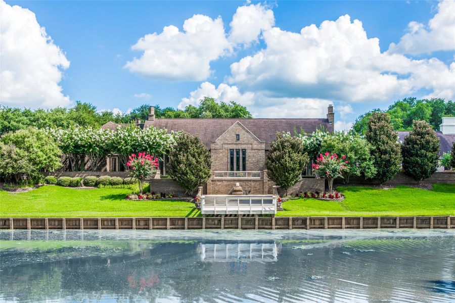 Image 42 of a home in Weston Lakes. Image 42 of a home in Weston Lakes.
