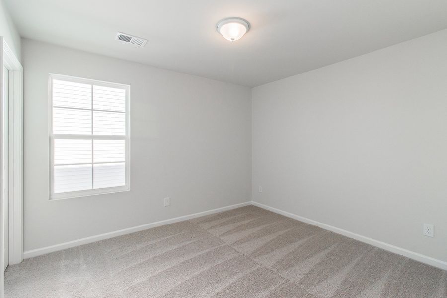 Spacious, unfurnished interior of a new home in Winston Point, Gilbert (Image 33).