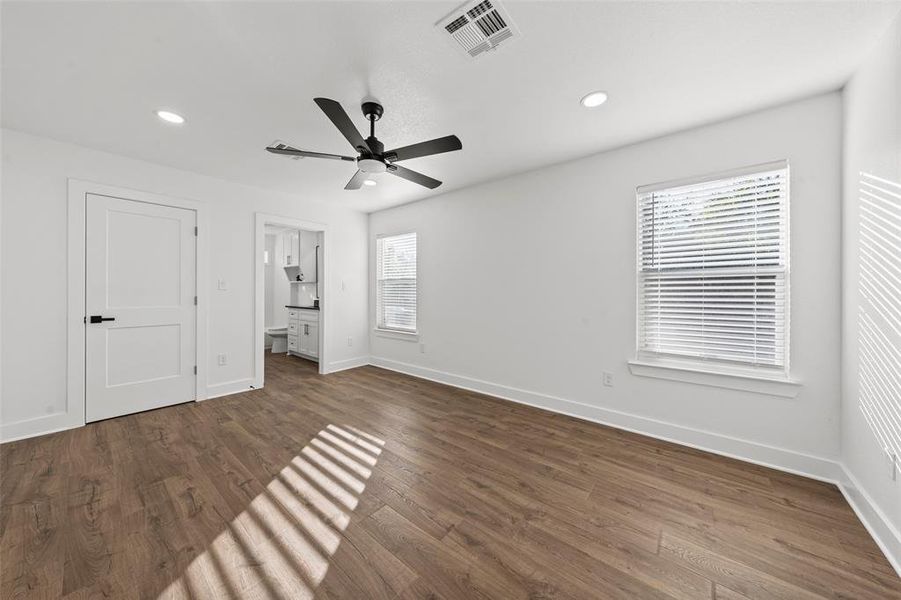 Spacious, unfurnished interior of a new home in , McGregor (Image 12).
