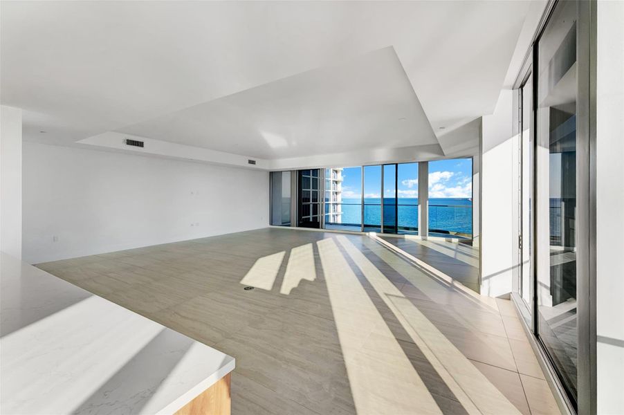 Spacious, unfurnished interior of a new home in , Fort Lauderdale (Image 62).
