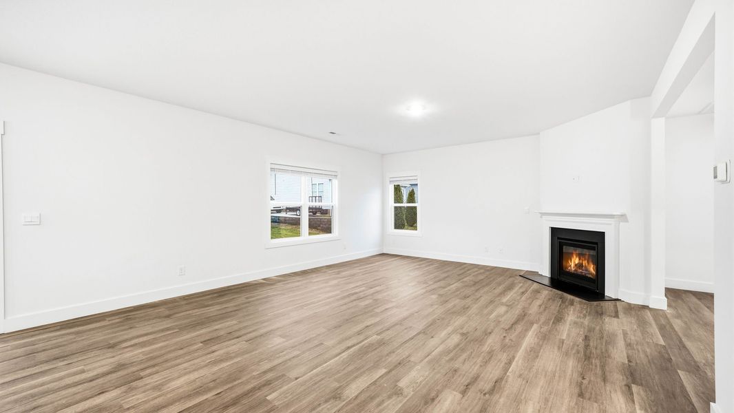 Spacious, unfurnished interior of a new home in Polo Fields, Kingsport (Image 11).