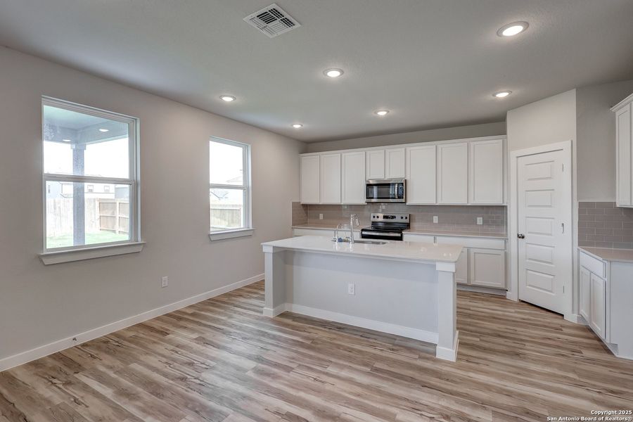 Furnished interior view inside a new home in Hiddenbrooke, Seguin (Image 18). Furnished interior view inside a new home in Hiddenbrooke, Seguin (Image 18).
