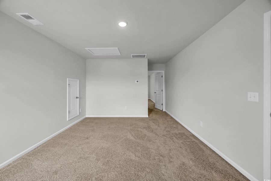 Spacious, unfurnished interior of a new home in Oak Hollow, Longs (Image 20). Spacious, unfurnished interior of a new home in Oak Hollow, Longs (Image 20).