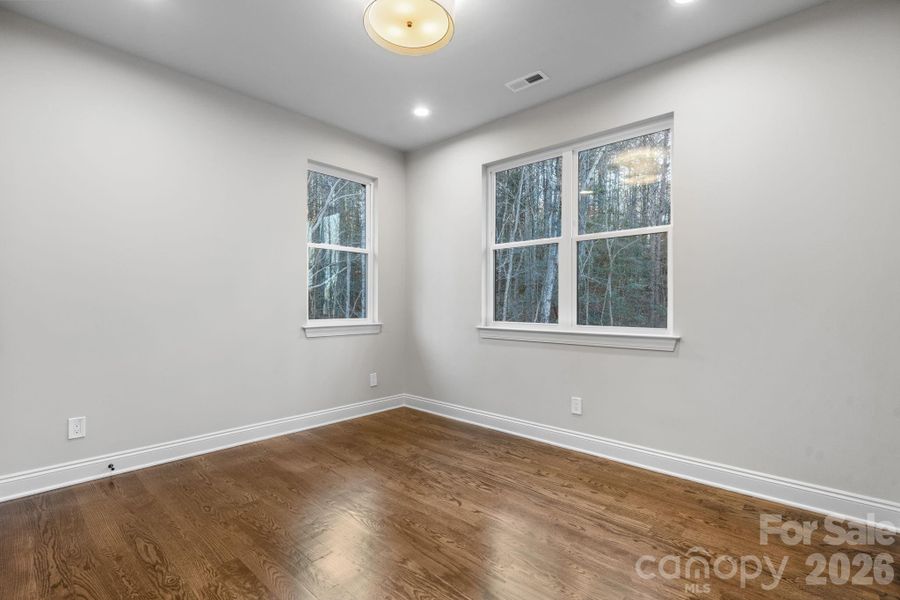 Spacious, unfurnished interior of a new home in , Granite Falls (Image 16).