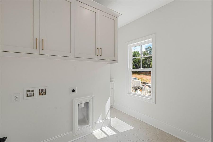 Spacious, unfurnished interior of a new home in Bellwyn, Johns Creek (Image 44).