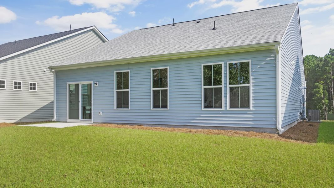 Representative exterior details of a home built from the Easton by DRB Homes in Bluffs at Sun Colony, Longs (Image 3).