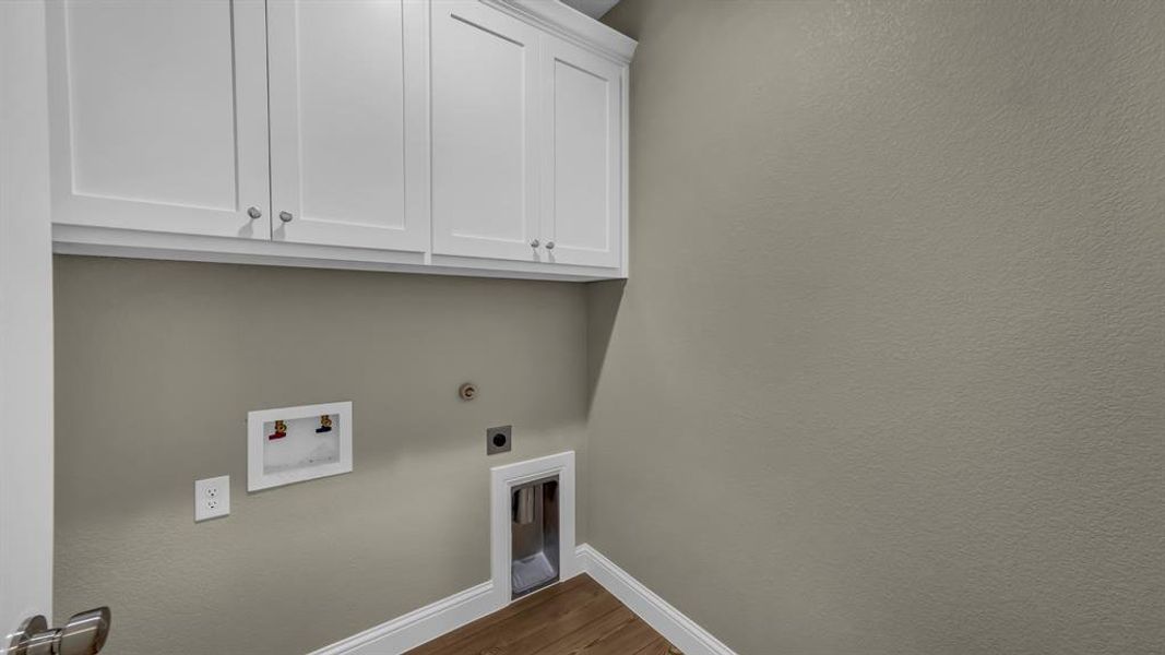 Spacious, unfurnished interior of a new home in Parallel Pastures, Poolville (Image 22).