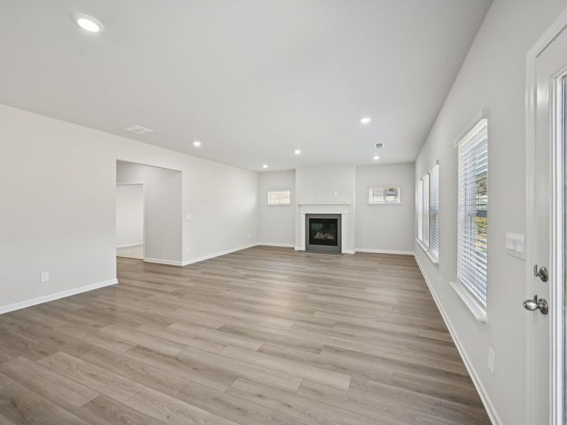 Spacious, unfurnished interior of a new home in Creekside at Oxford Park, Fairburn (Image 14).