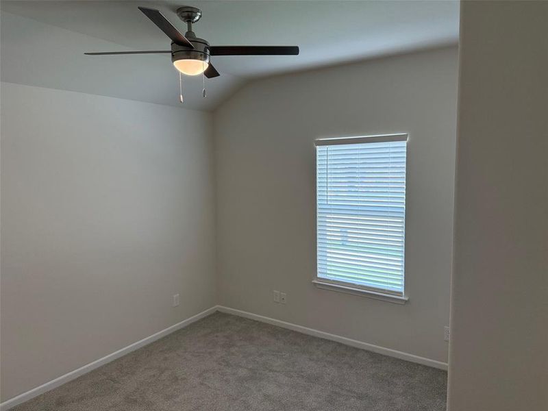 bed 2 ceiling fan and blinds bed 2 ceiling fan and blinds