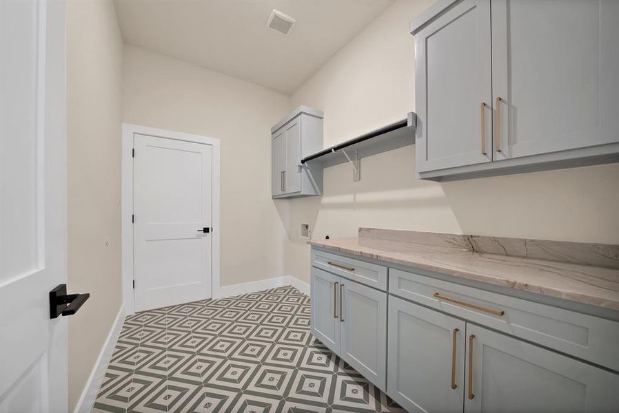 Furnished interior view inside a new home in , Weatherford (Image 7).