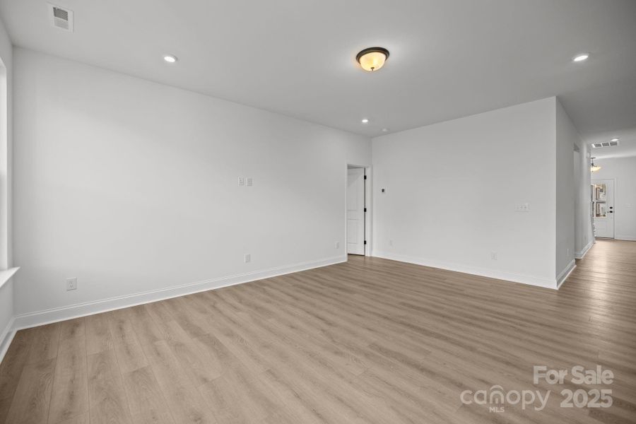 Spacious, unfurnished interior of a new home in Lakeside Glen, York (Image 34). Spacious, unfurnished interior of a new home in Lakeside Glen, York (Image 34).
