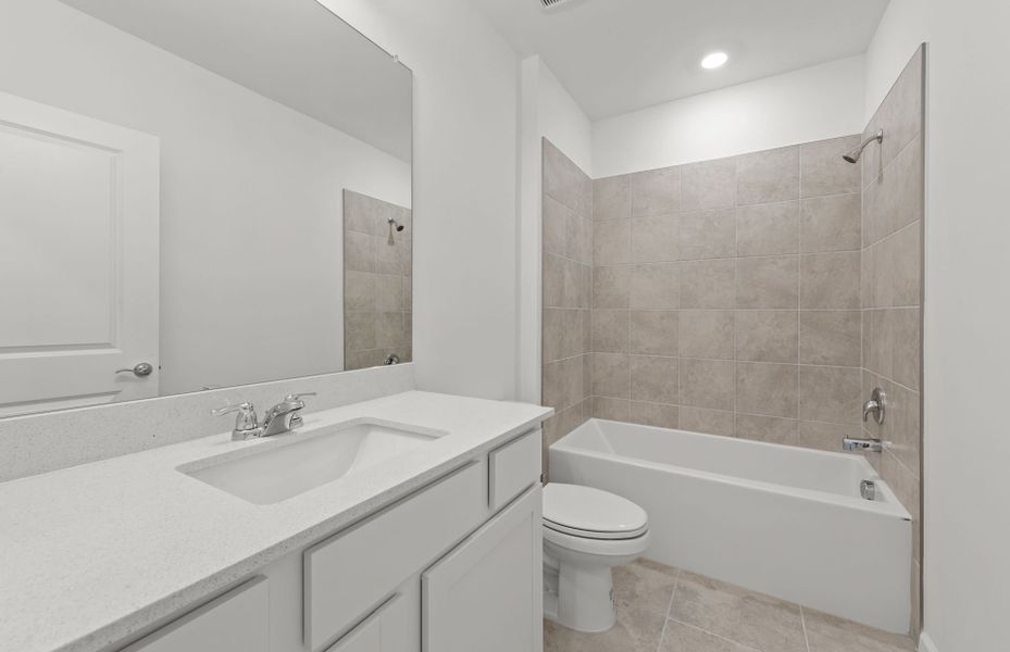 Furnished interior view inside a new home in Caloosa Cove, Labelle (Image 4).