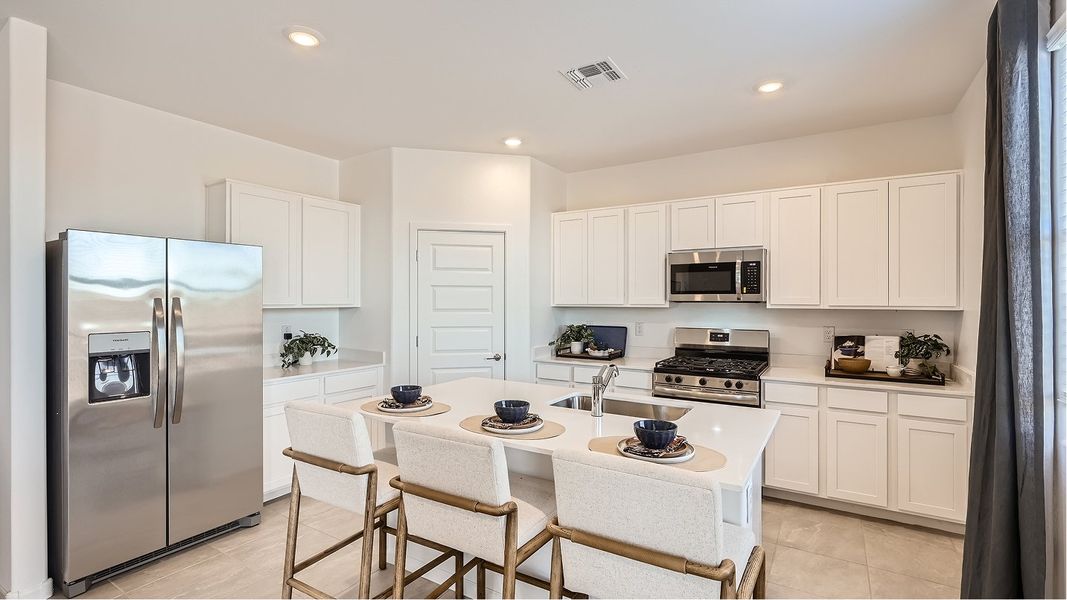 4049 Avery Kitchen 2of3 F1 4049 Avery Kitchen 2of3 F1