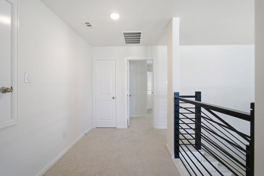 Spacious, unfurnished interior of a new home in Westridge, McKinney (Image 25).