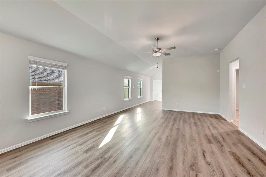 Spacious, unfurnished interior of a new home in ValleyBrooke, Mesquite (Image 15). Spacious, unfurnished interior of a new home in ValleyBrooke, Mesquite (Image 15).