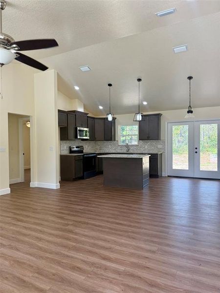 Spacious, unfurnished interior of a new home in , Williston (Image 13).