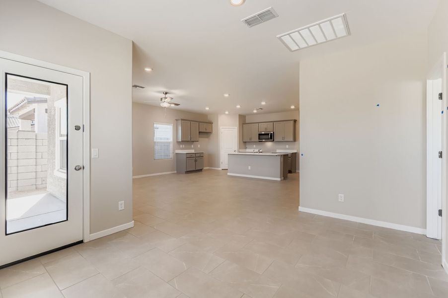 1,705sf New Home in Maricopa, AZ.  - Slide 9