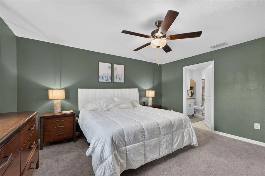 Furnished interior view inside a new home in , Bartow (Image 19).
