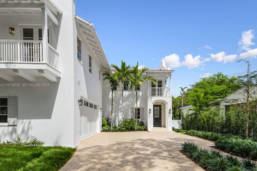 Exterior details and patio area of a home in , Coral Gables (Image 33).