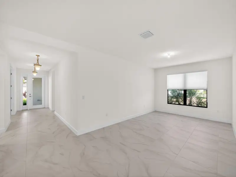 Entry/Foyer