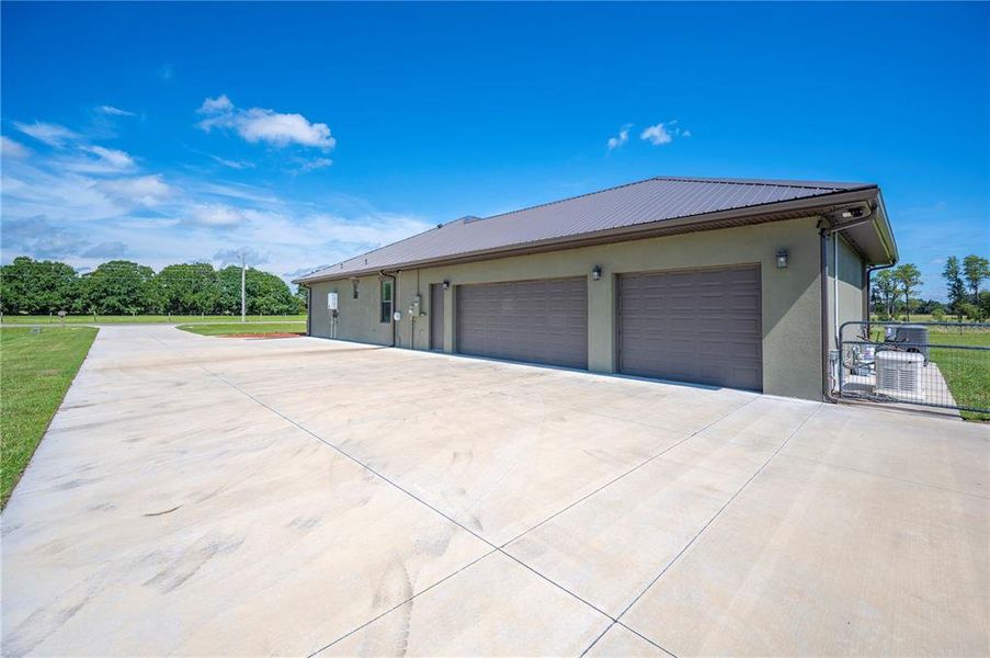 Front exterior of a new home in , Lakeland, FL, highlighting curb appeal (Image 25).