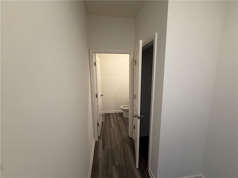 Spacious, unfurnished interior of a new home in Mt. Tabor Ridge, Dallas (Image 18).