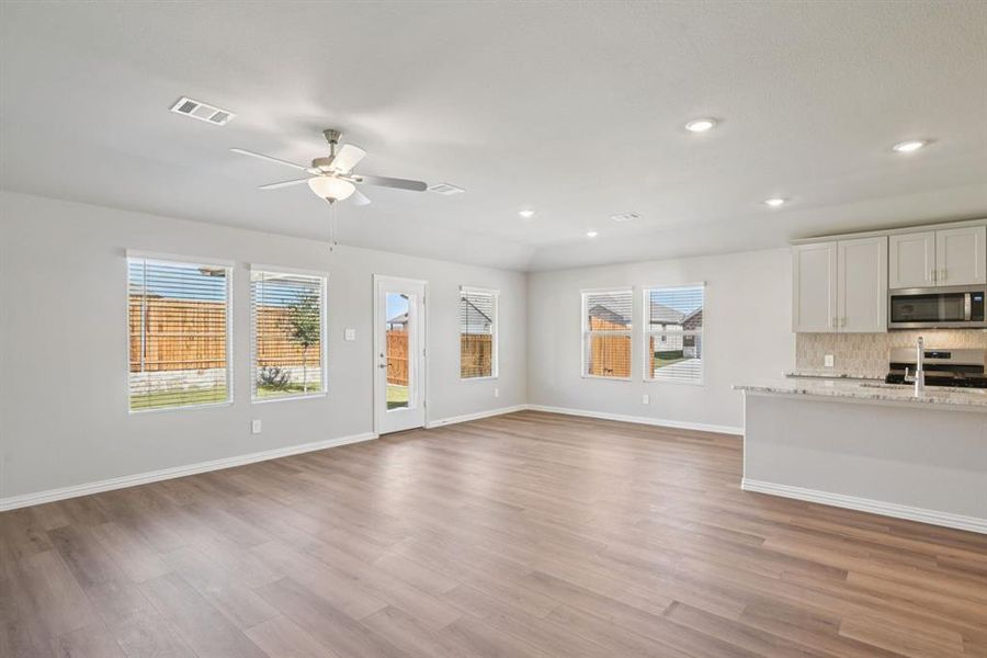 Spacious, unfurnished interior of a new home in Westmoor, Sherman (Image 25). Spacious, unfurnished interior of a new home in Westmoor, Sherman (Image 25).