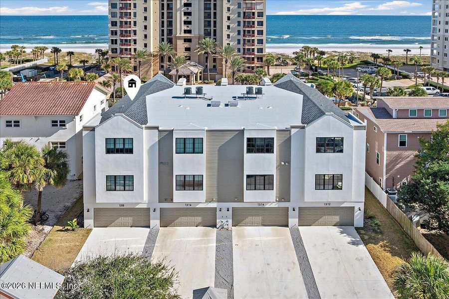 Condo located in Jacksonville Beach, FL showcasing its design and architecture (Image 27).