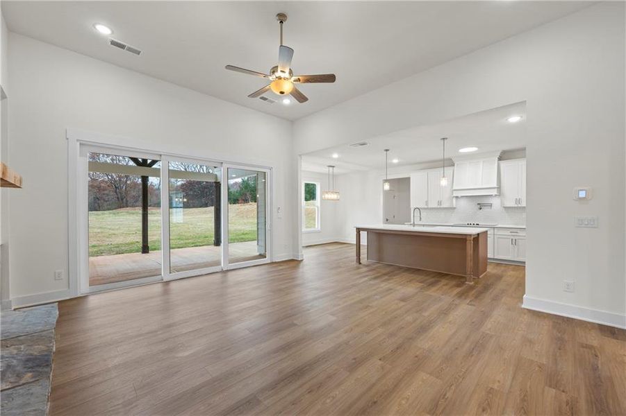 Spacious, unfurnished interior of a new home in , Gainesville (Image 24).