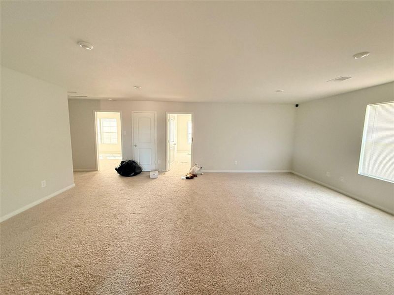Spacious, unfurnished interior of a new home in Grand Oaks Reserve, Cleveland (Image 13). Spacious, unfurnished interior of a new home in Grand Oaks Reserve, Cleveland (Image 13).