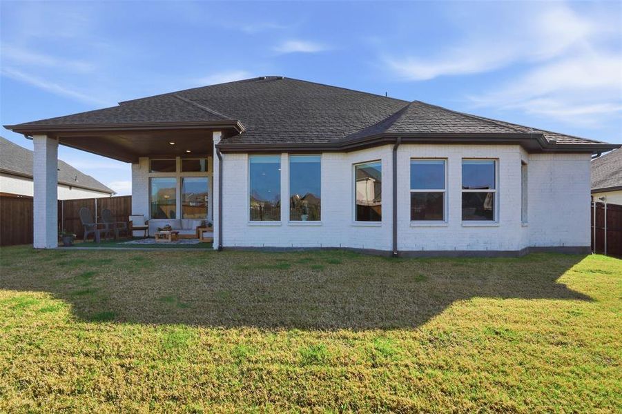 Exterior details and patio area of a home in Somerset Park, Rockwall (Image 3).