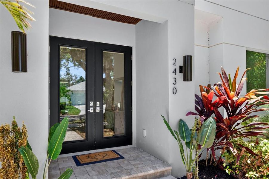 Exterior details and patio area of a home in , Sarasota (Image 31).