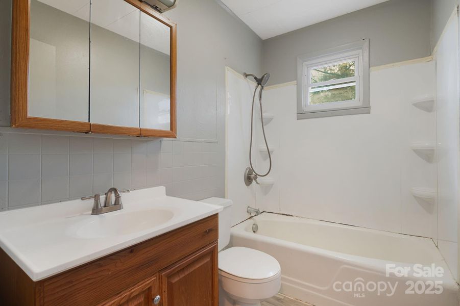 Bedroom 2, 23 A Duck Dr