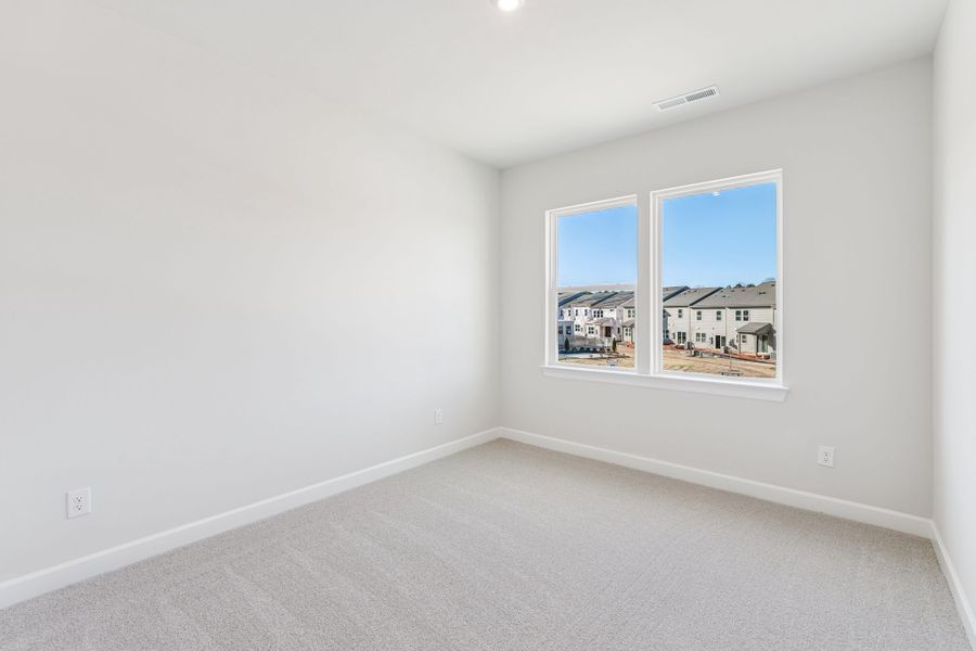Spacious, unfurnished interior of a new home in Summit At Homestead, Chapel Hill (Image 10).