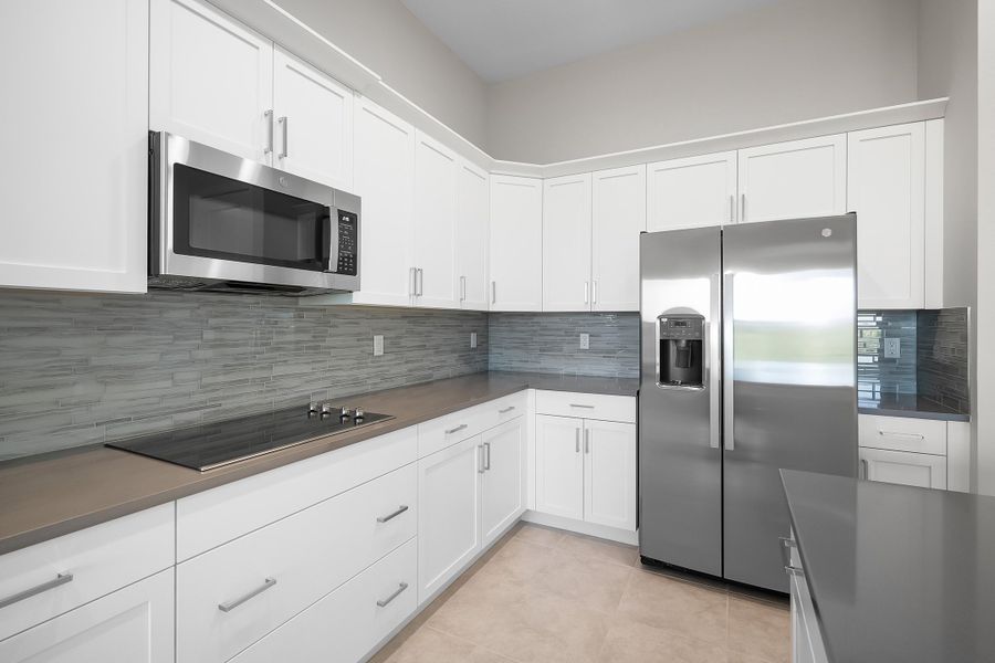 Kitchen | 12507 SW Sunrise Lake Terrace