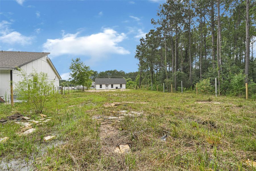 Natural landscape and outdoor views near  in Cleveland (Image 21).