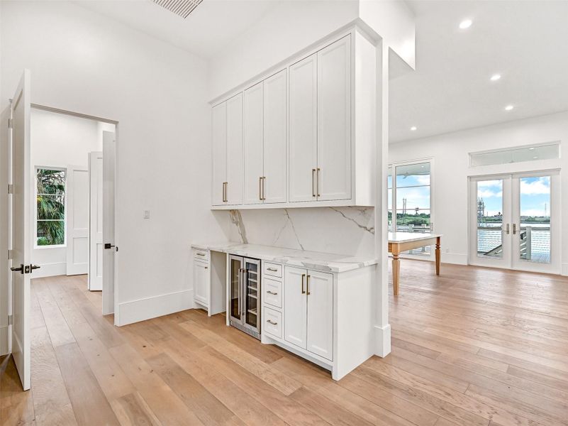 Furnished interior view inside a new home in , Galveston (Image 18).