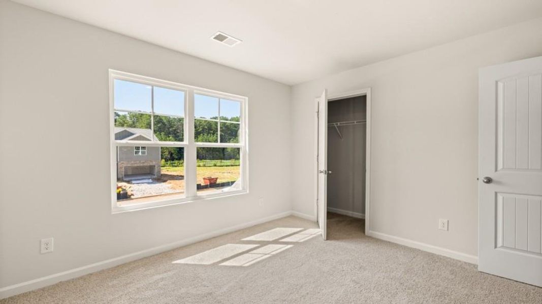 Spacious, unfurnished interior of a new home in Fairhaven, Lithia Springs (Image 24).