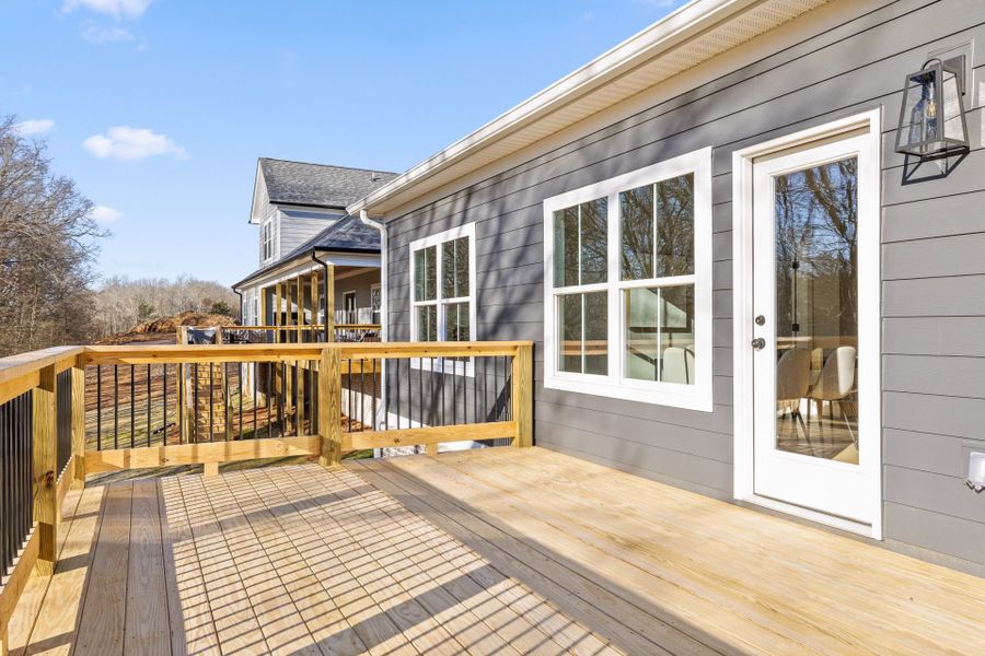 Representative exterior details of a home built from the Ivy Springs by Riverstone Construction, LLC in Pine Ridge, Soddy-Daisy (Image 4).