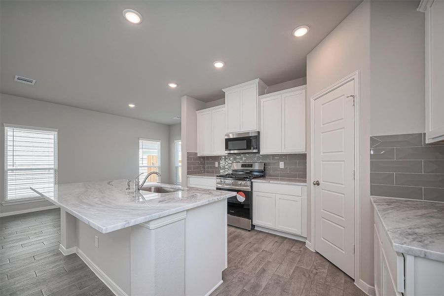 Furnished interior view inside a new home in River Ranch, Dayton (Image 5).