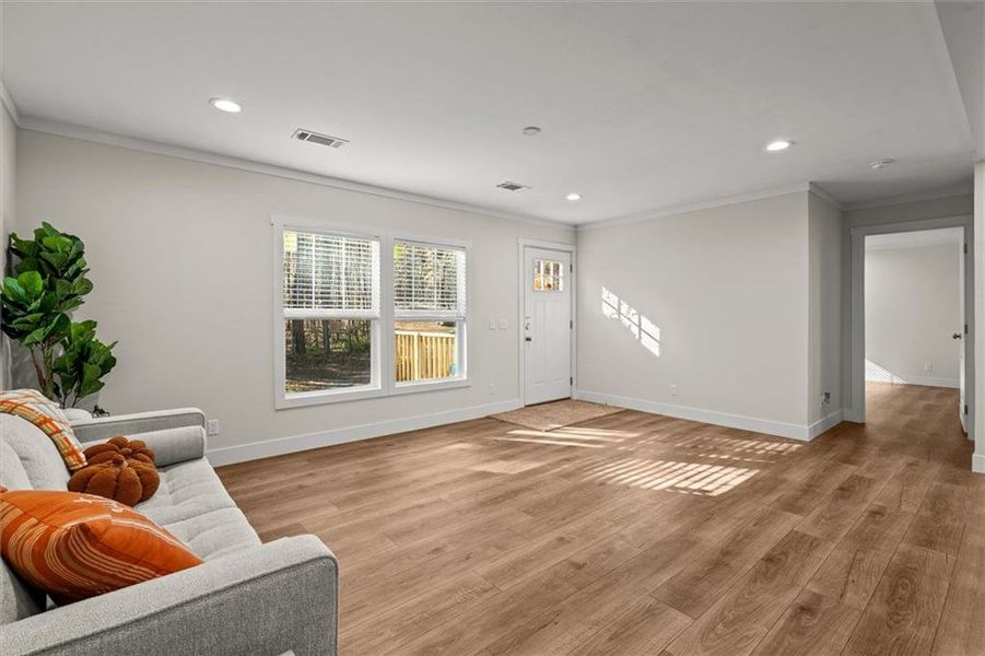 Spacious, unfurnished interior of a new home in , Bremen (Image 18). Spacious, unfurnished interior of a new home in , Bremen (Image 18).