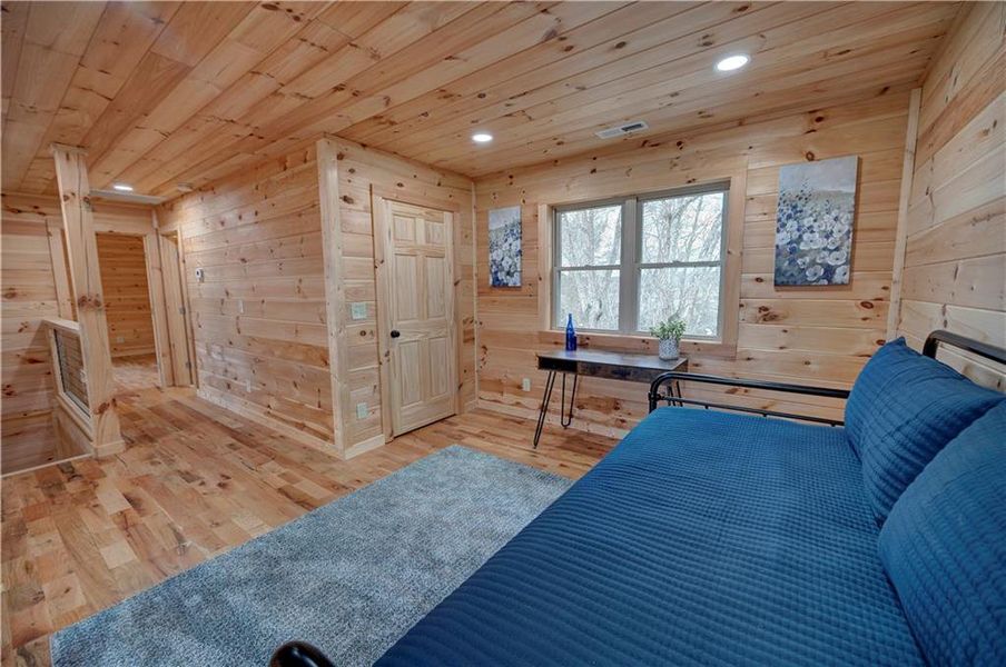 Image 75 of a home in .