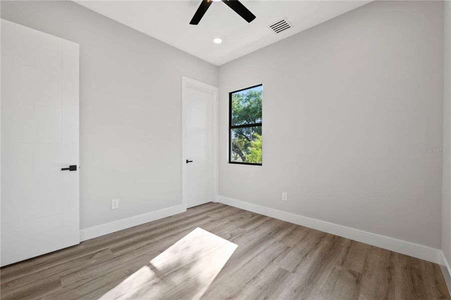Spacious, unfurnished interior of a new home in , Tampa (Image 52).