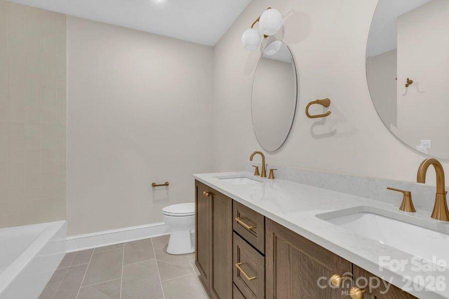 Lower-level full bath