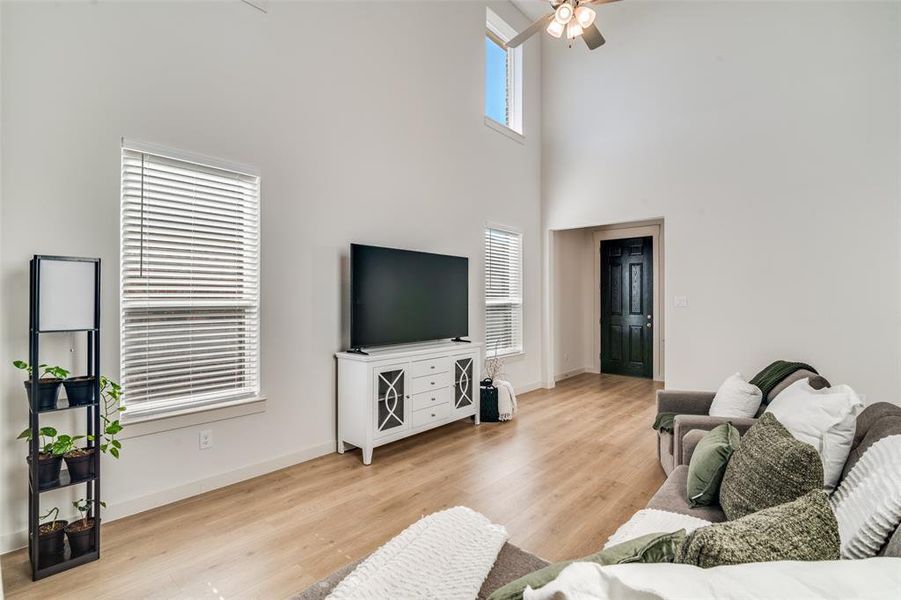 Furnished interior view inside a new home in Walden Pond, Forney (Image 10). Furnished interior view inside a new home in Walden Pond, Forney (Image 10).