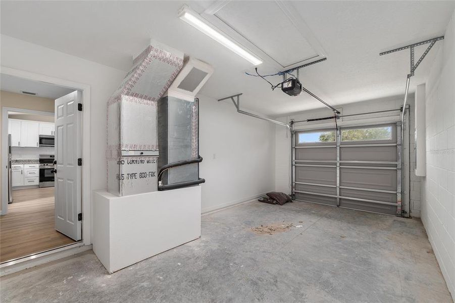 Spacious, unfurnished interior of a new home in , Dunnellon (Image 34).