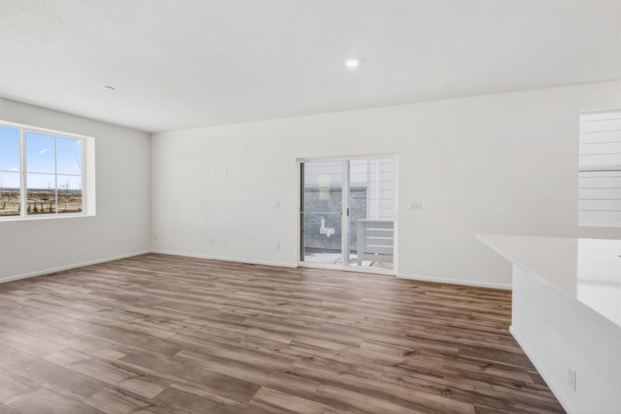 Spacious, unfurnished interior of a new home in Windler, Aurora (Image 8).