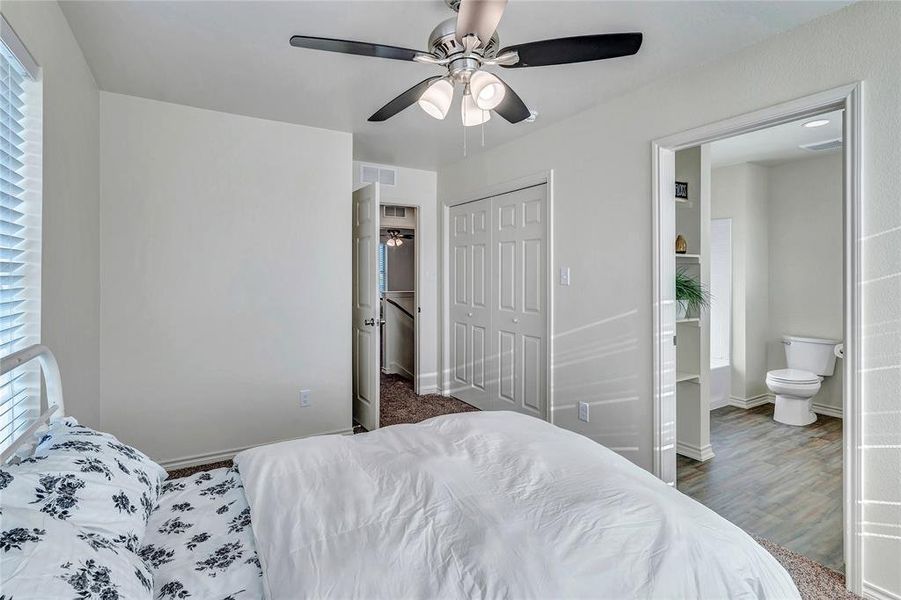 Furnished interior view inside a new home in , Fort Worth (Image 9).